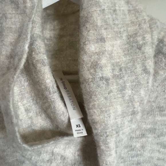 SOLD ⭑.ᐟ Aritzia The Group Babaton ⋆⋅☆⋅⋆Plutarch sweater - Picture 2 of 4